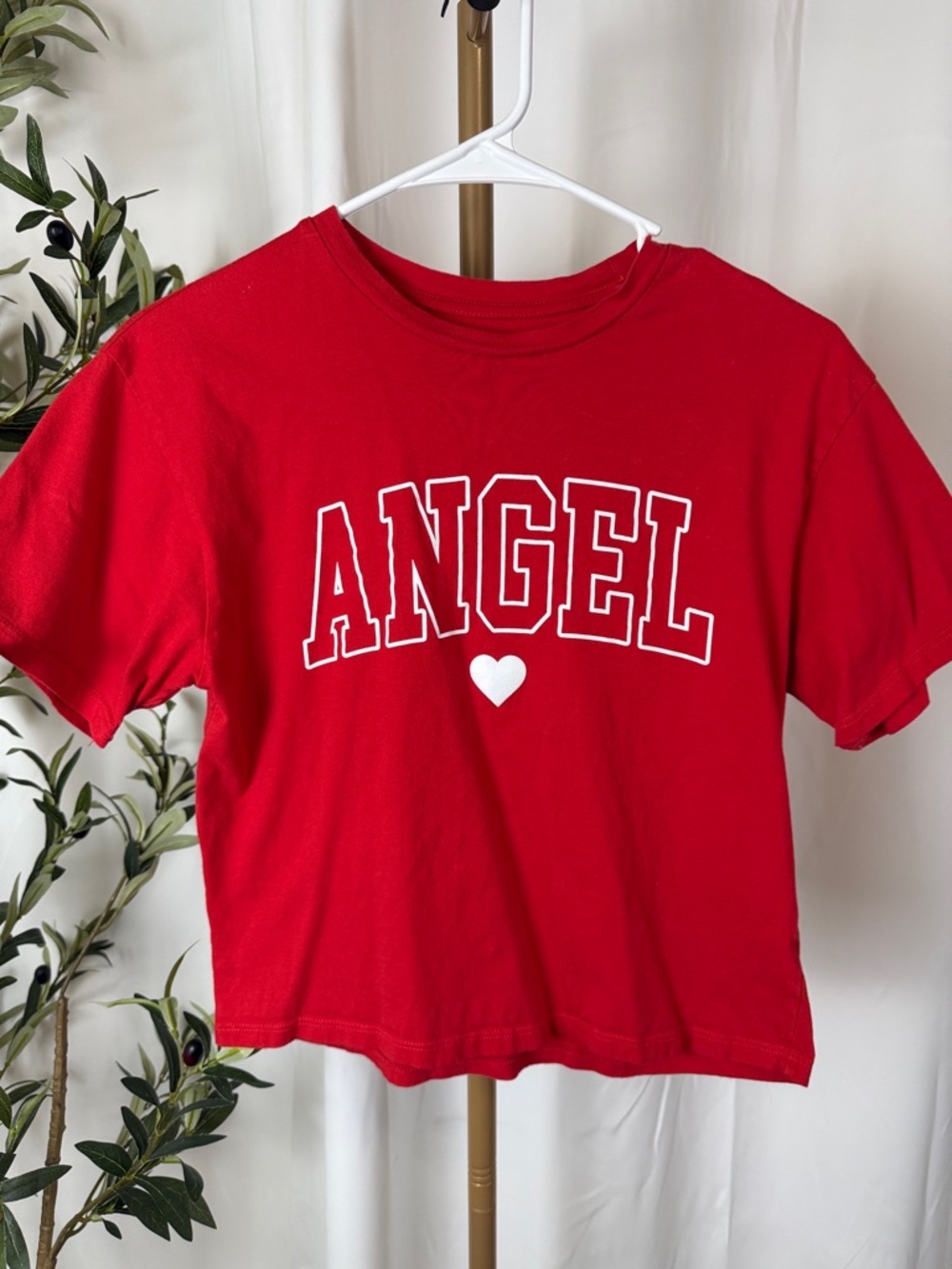 Queen Bees Red 'ANGEL' Graphic Tee with Heart Accent Cropped Sz XS (T1)